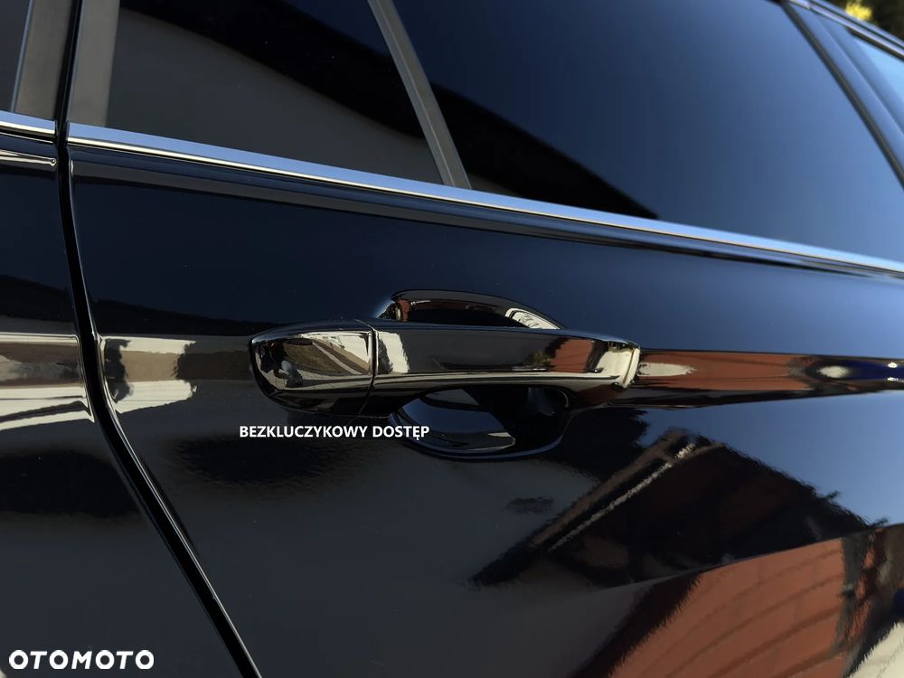 Volkswagen Tiguan 2.0 TDI SCR 4MotION DSG R-Line - 14