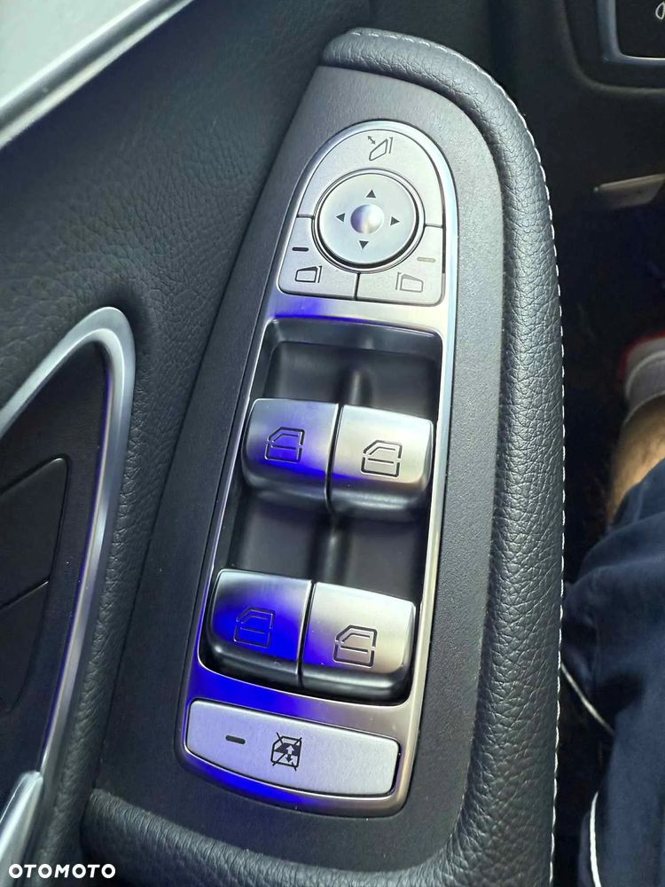 Mercedes-Benz Klasa C 300 4Matic 9G-TRONIC Avantgarde - 4