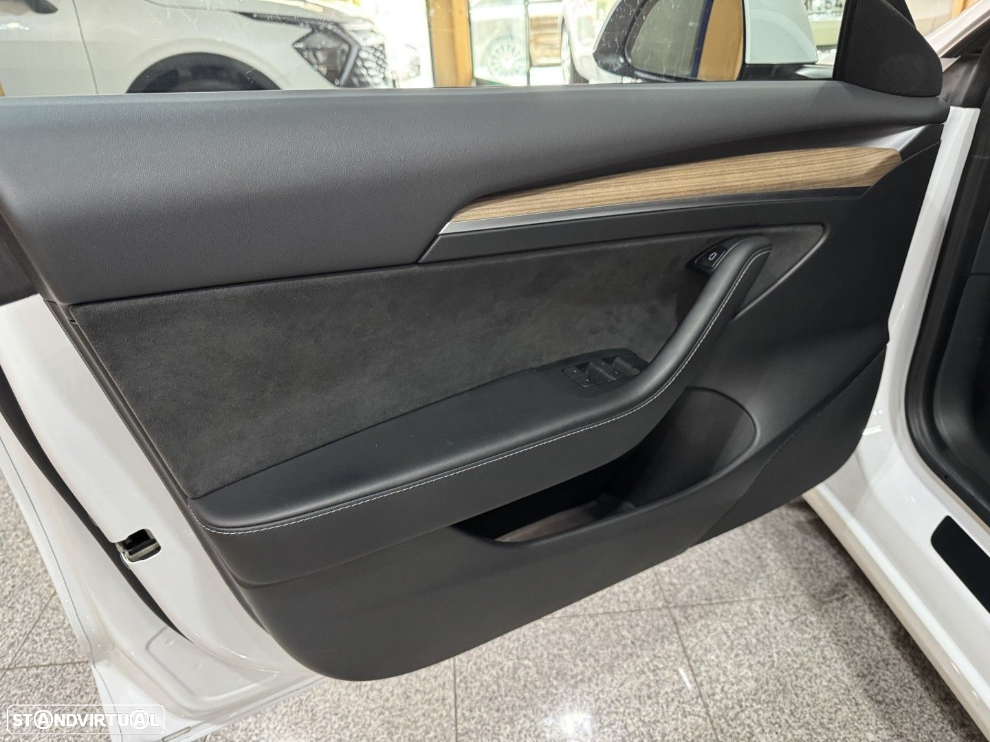 Tesla Model 3 Long Range Tração Integral - 32