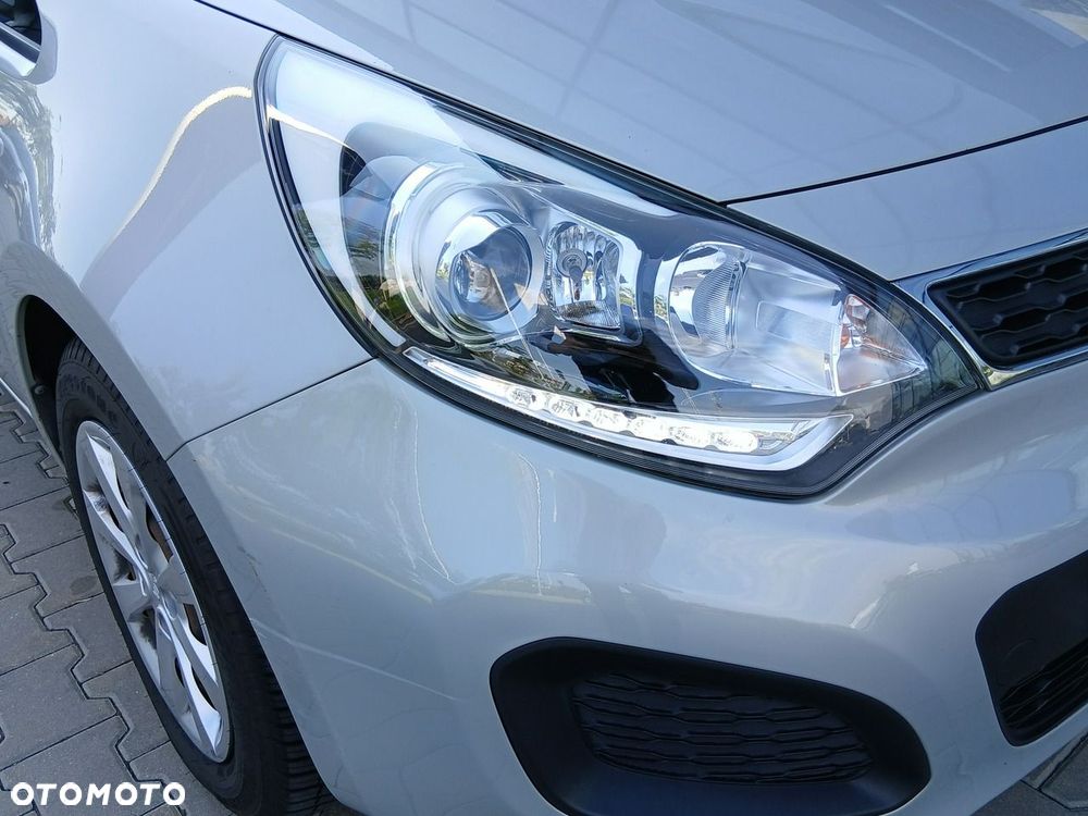 Kia Rio 1.2 L - 11