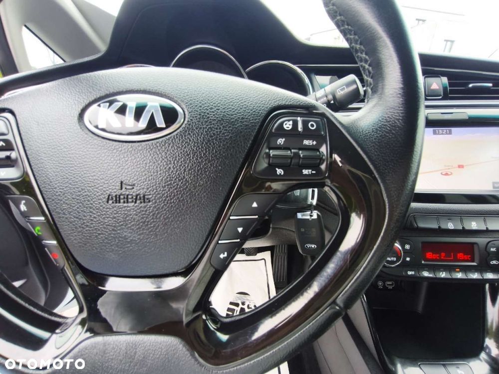 Kia Ceed - 13