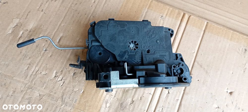 Zamek drzwi lewy tył tylny BMW X1 E84 7229467 - 5
