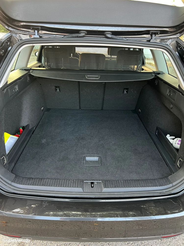 VW Passat Variant 2.0 TDi Conceptline DSG - 4