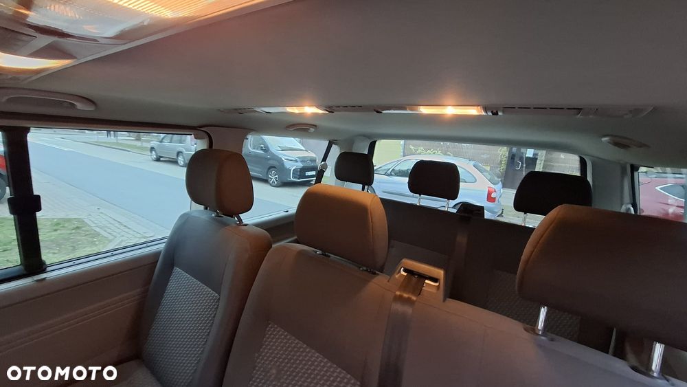 Volkswagen Caravelle - 21