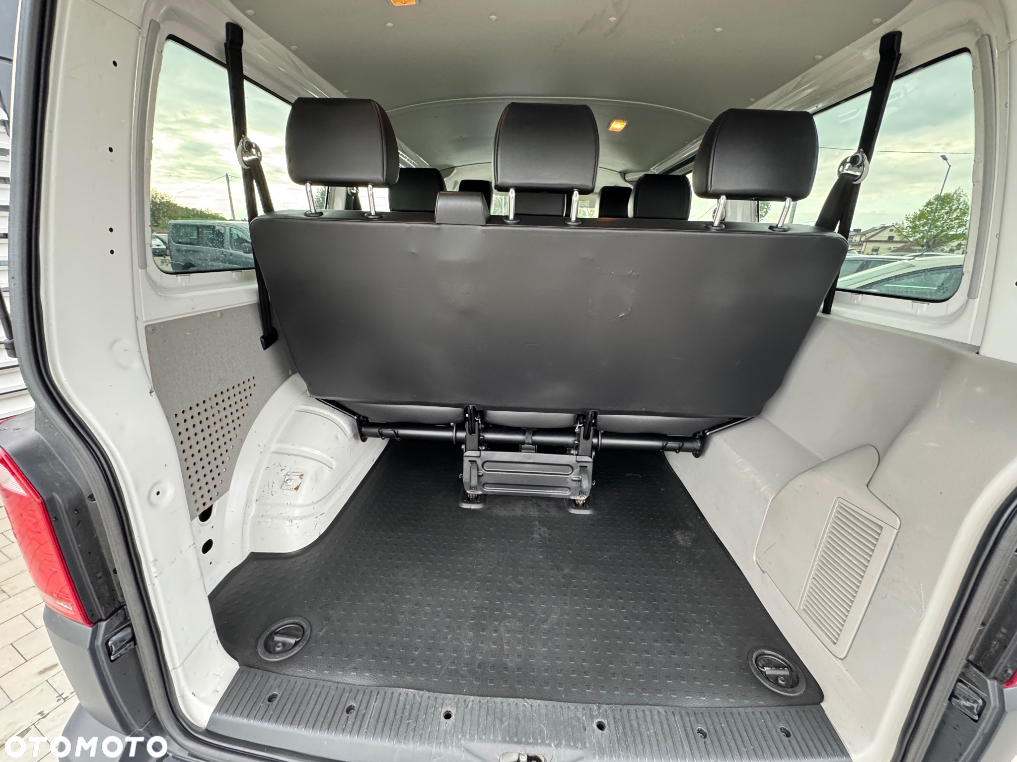 Volkswagen Transporter - 12