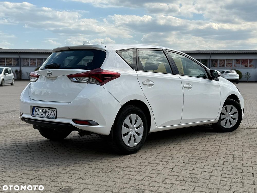 Toyota Auris - 5