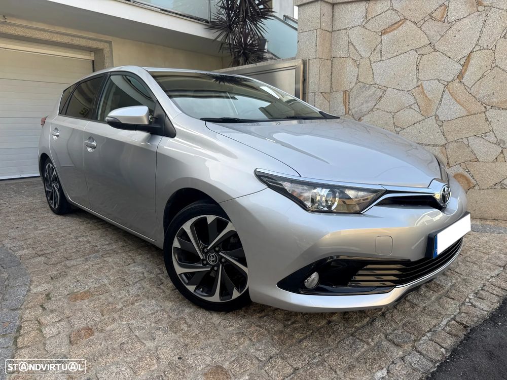 Toyota Auris 1.4 D-4D Comfort+Pack Sport - 3