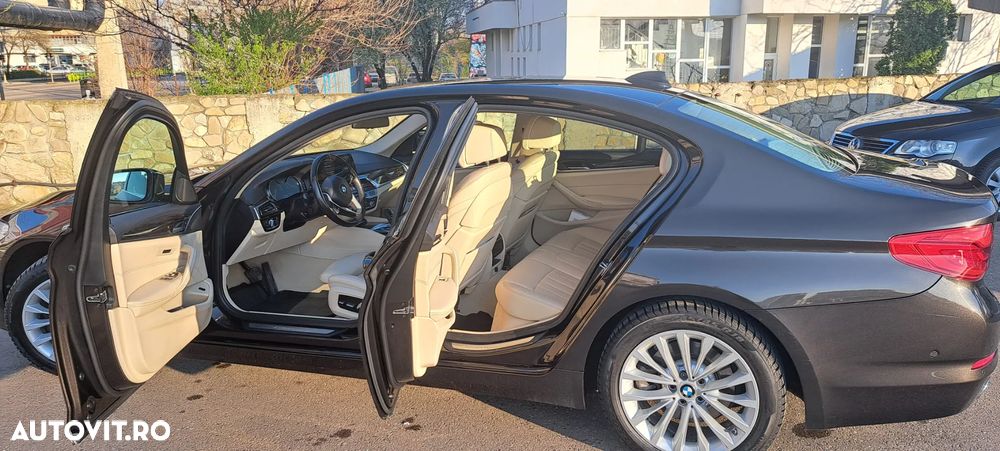 BMW Seria 5 520d Aut. Luxury Line - 2