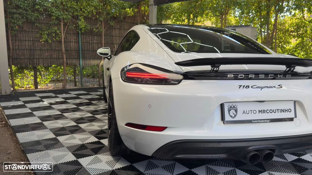 Porsche 718 Cayman 2.5 S PDK — fotografia 18