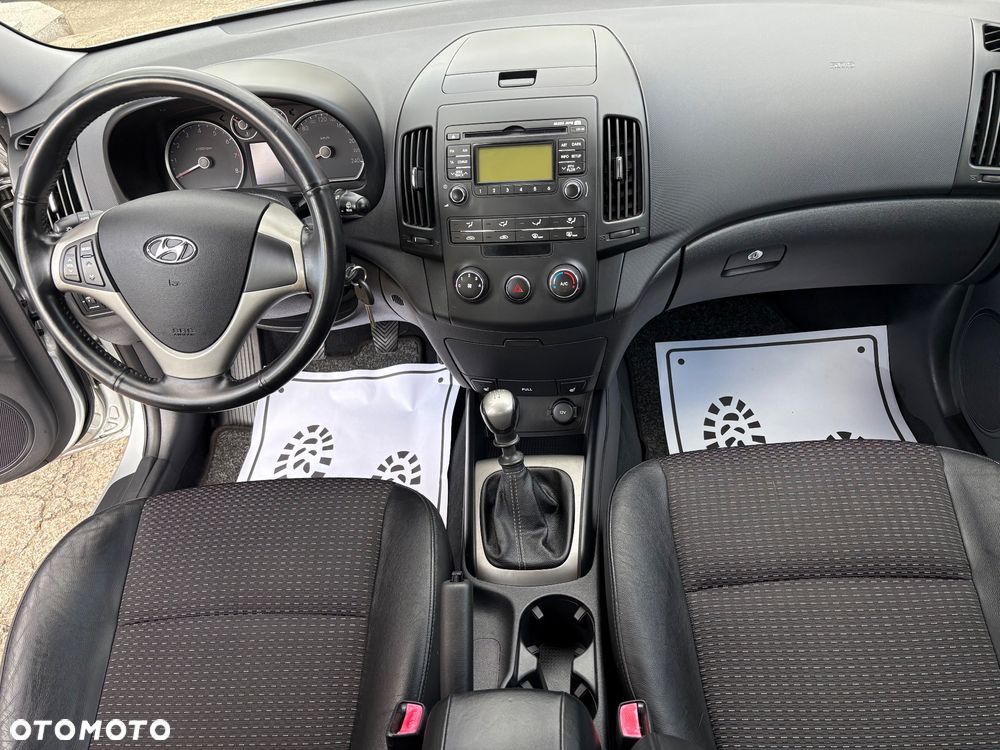 Hyundai i30 1.6 Classic + - 24