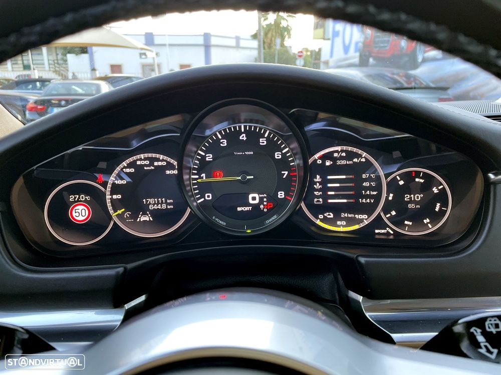 Porsche Panamera Sport Turismo 4 E-Hybrid Edition 10 Anos - 19