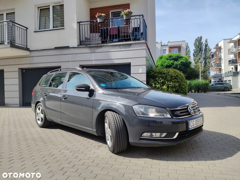Volkswagen Passat - 1