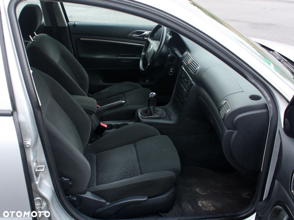 Skoda Superb 2.8 V6 Classic - 9