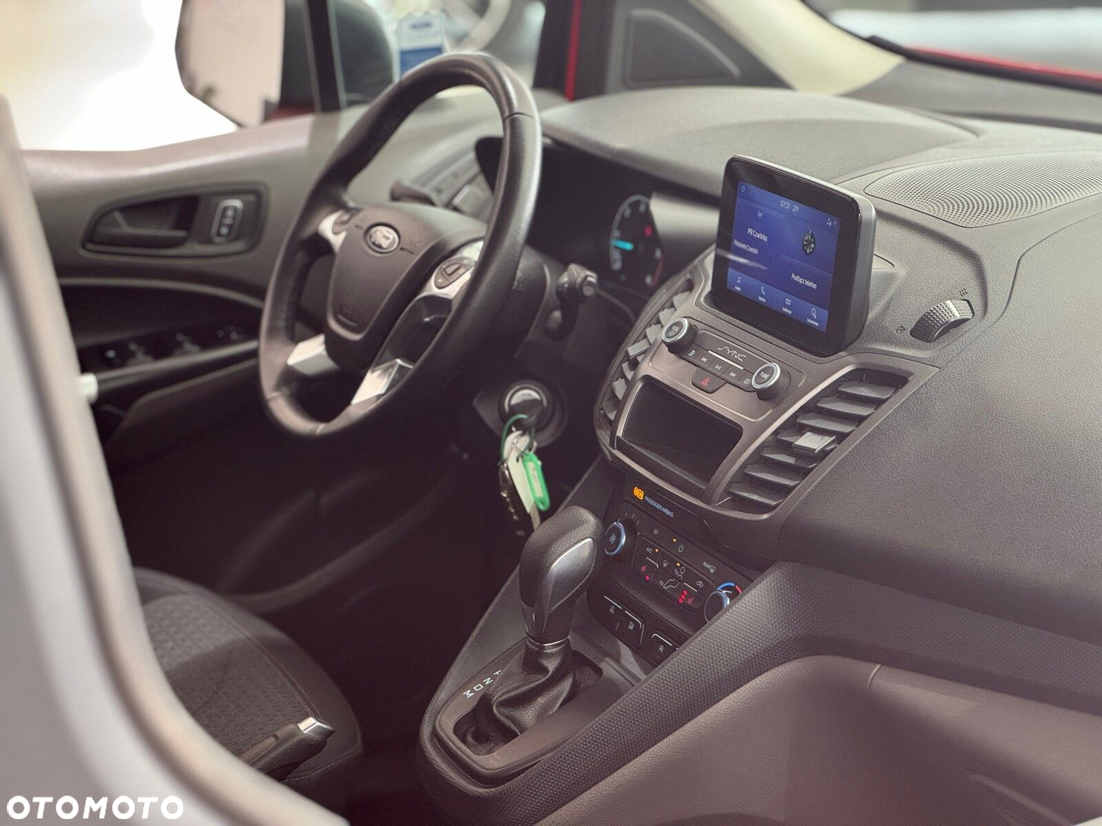 Ford Transit Connect - 38