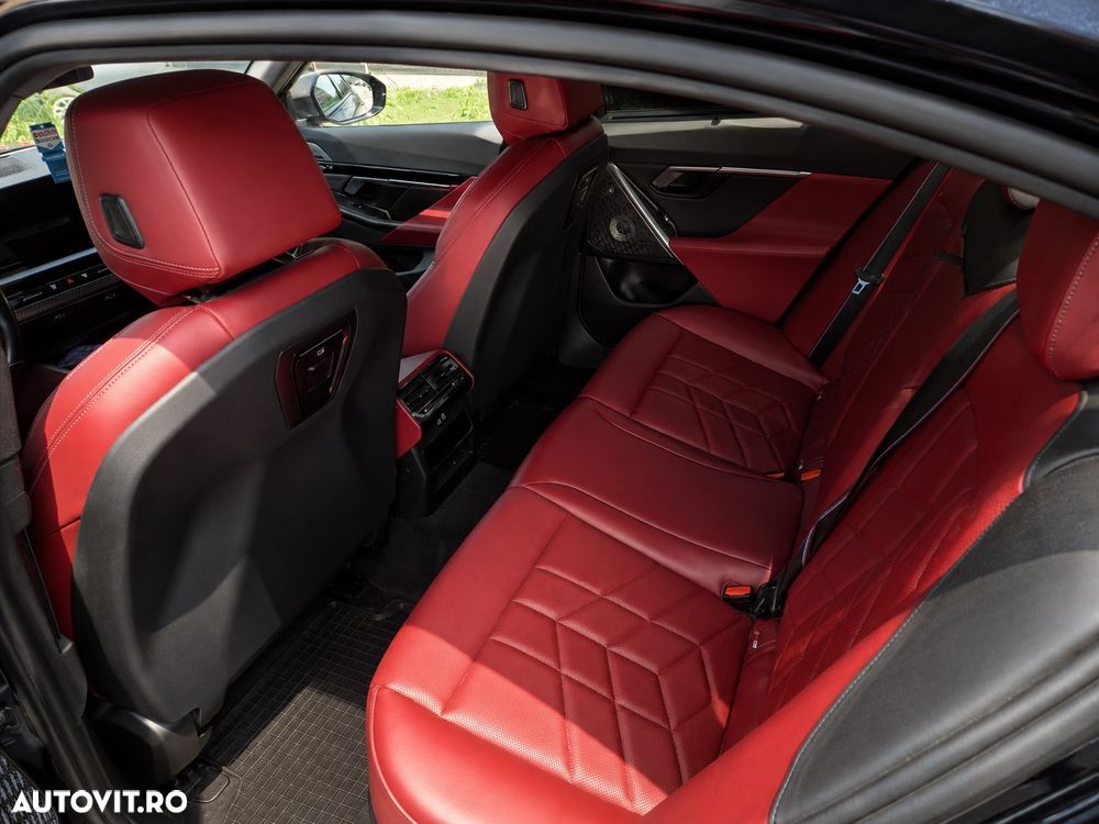 BMW 5 Series 2023 — imagine 7