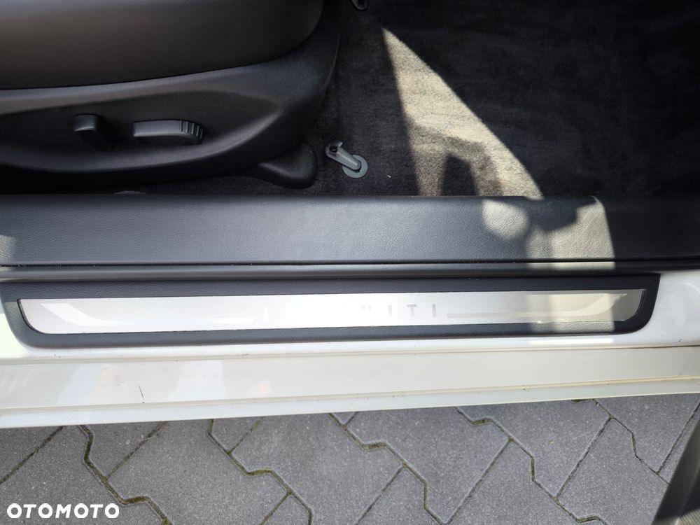 Infiniti Q50 - 31