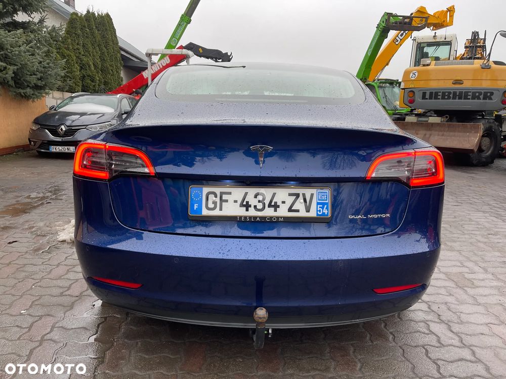 Tesla Model 3 - 35