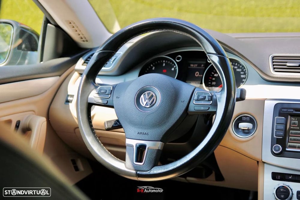 VW Passat CC 2.0 TDi BlueMotion DSG - 25