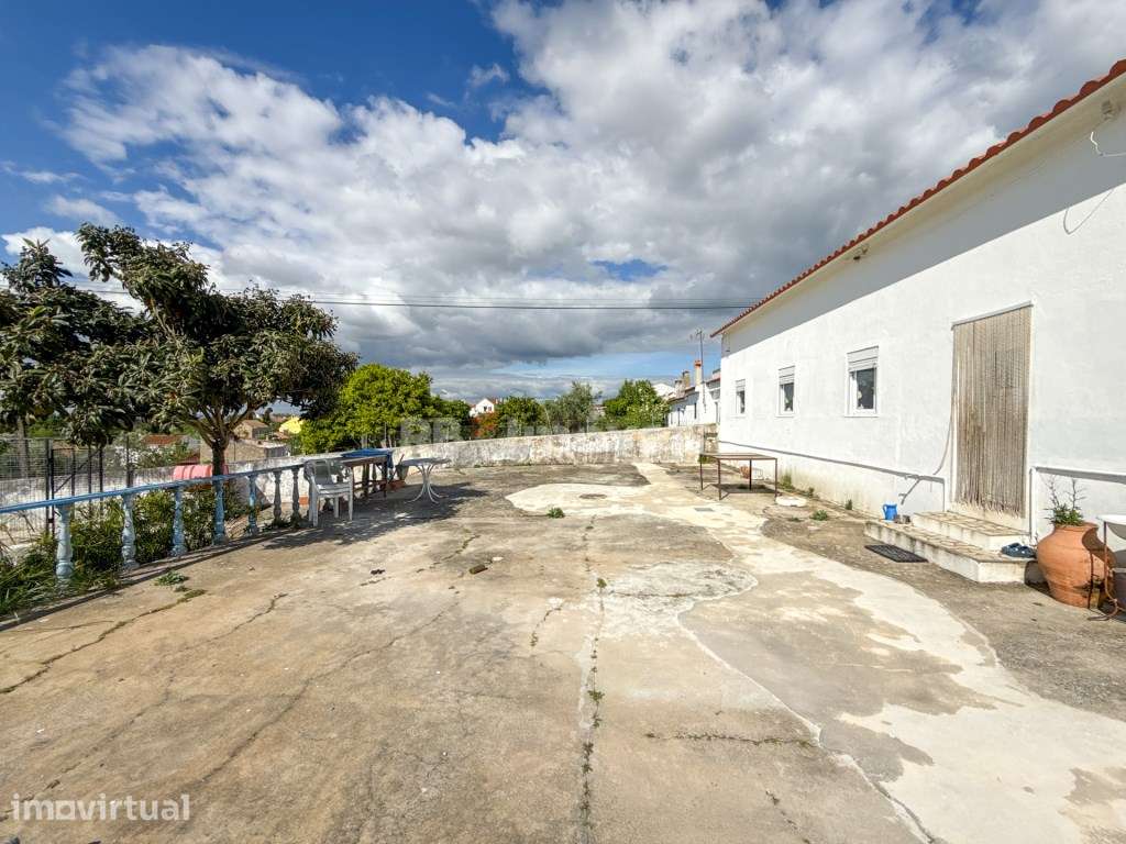 Moradia T3 com Piscina e Terreno em São Facundo - Grande imagem: 3/41
