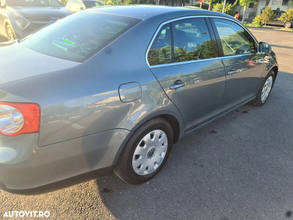Volkswagen Jetta 1.6 FSI Comfortline - 6