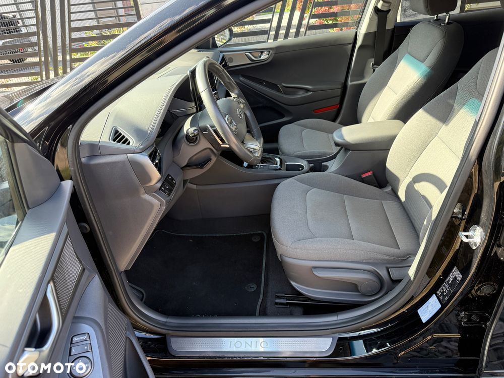 Hyundai IONIQ hybrid Premium - 18