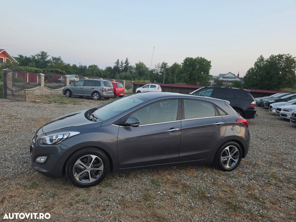 Hyundai i30 blue 1.6 CRDi DCT Passion - 3