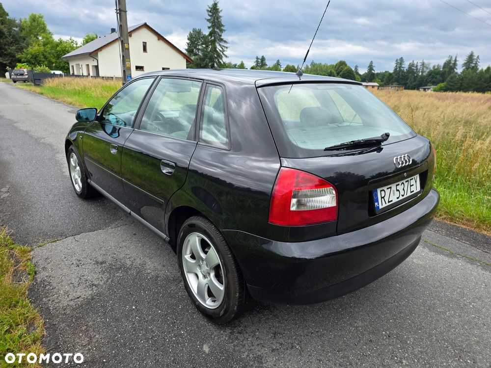 Audi A3 Sportback 1.6 Attraction - 6