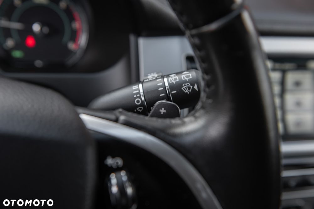 Jaguar XF 2.2 D Luxury - 21