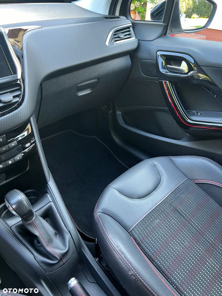 Peugeot 208 - 6