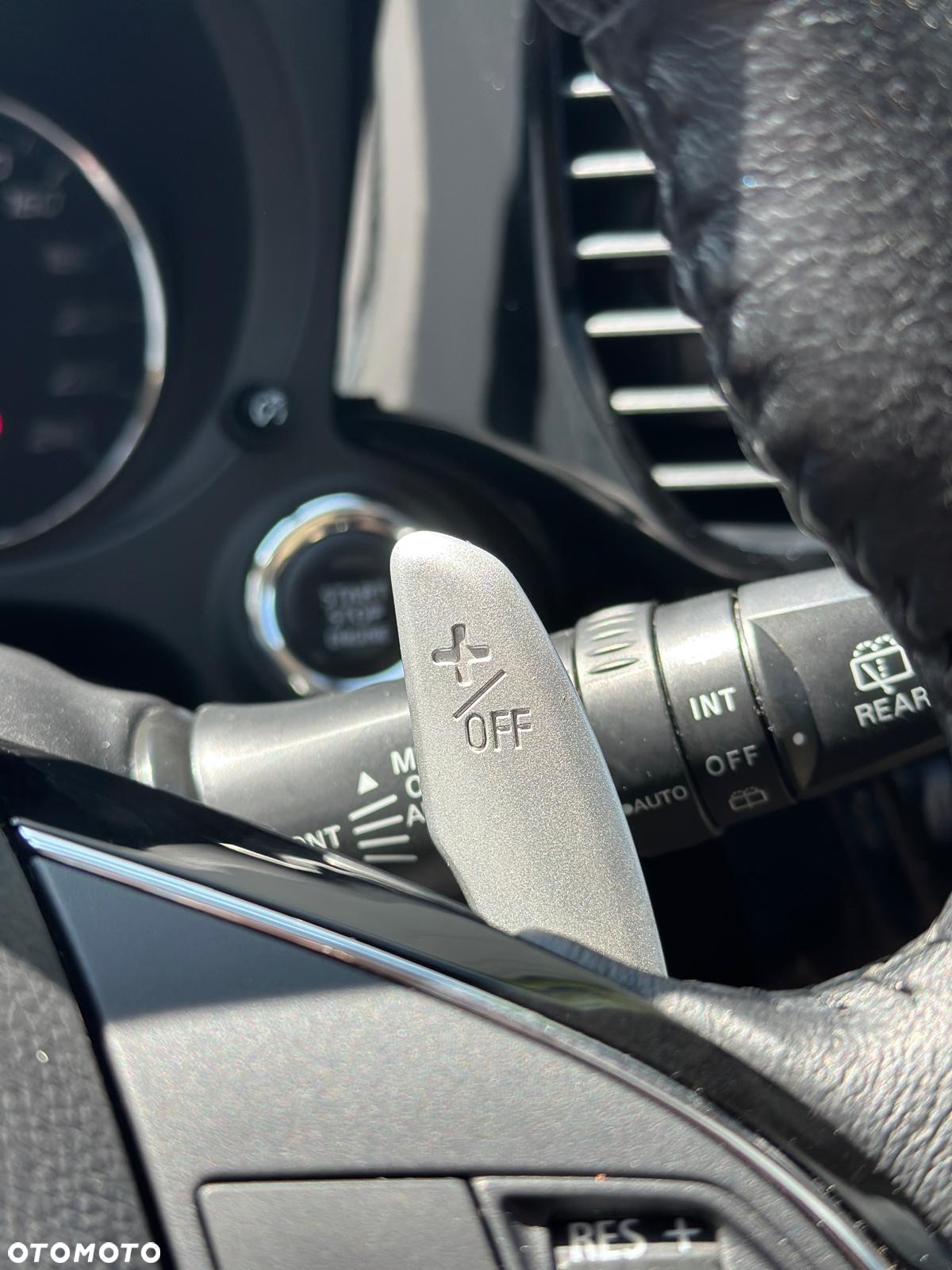 Mitsubishi Outlander 2.0 Intense + Navi 4WD CVT - 25