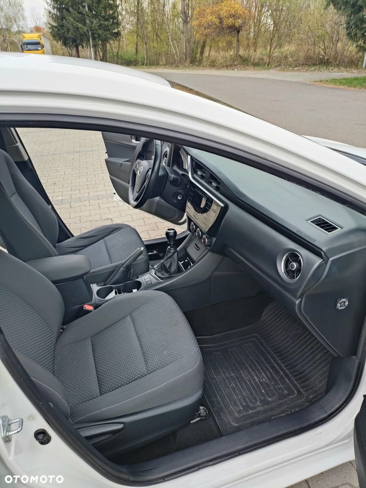 Toyota Corolla 1.4 D-4D Active EU6 - 15