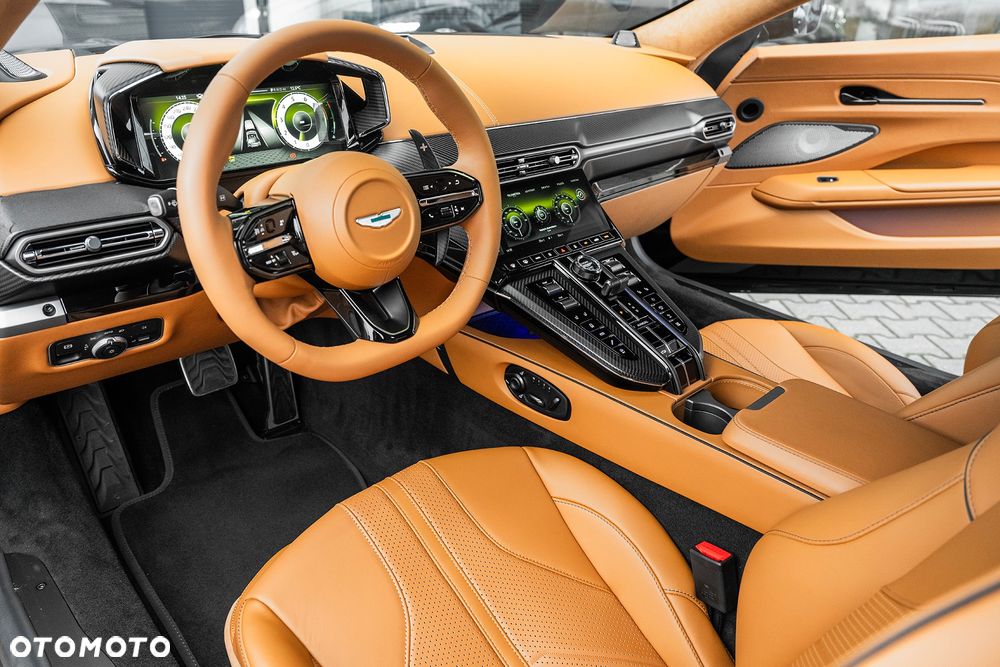 Aston Martin Vantage - 11