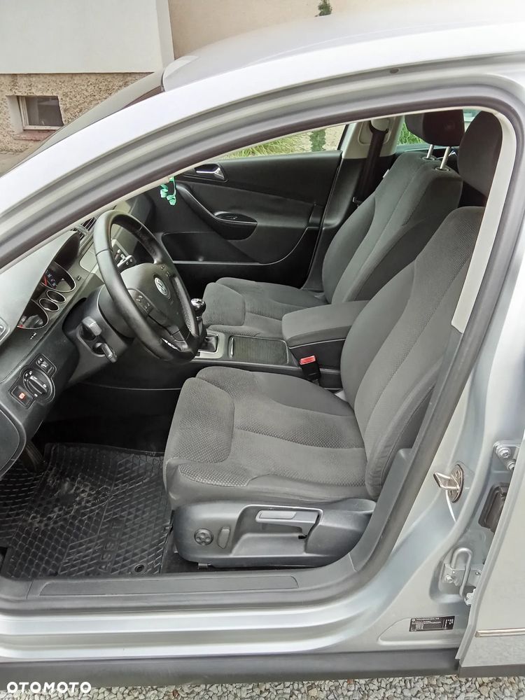Volkswagen Passat - 15