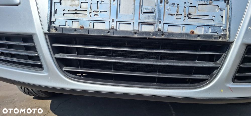 VW Polo 9N Lift 05- Zderzak Przód Przedni Kod Lakieru LA7W - 19