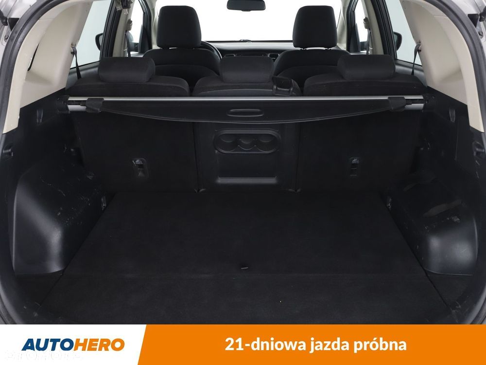 Kia Carens - 18
