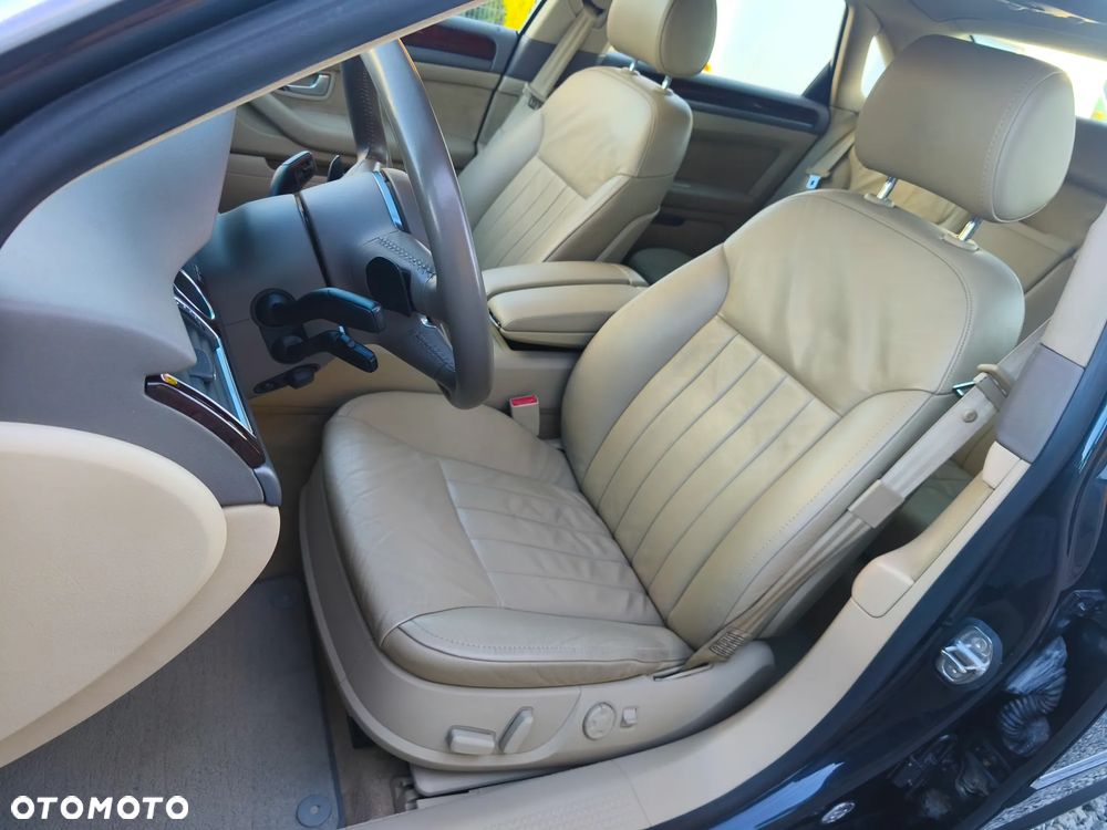Audi A8 4.2 Quattro - 26