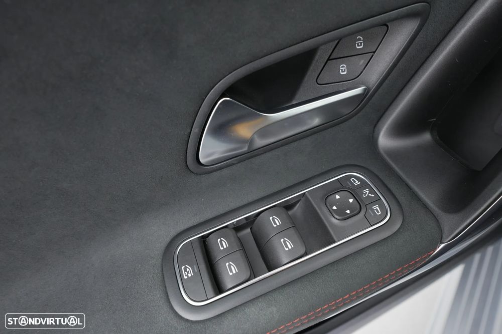 Mercedes-Benz A 250 e AMG Line - 24