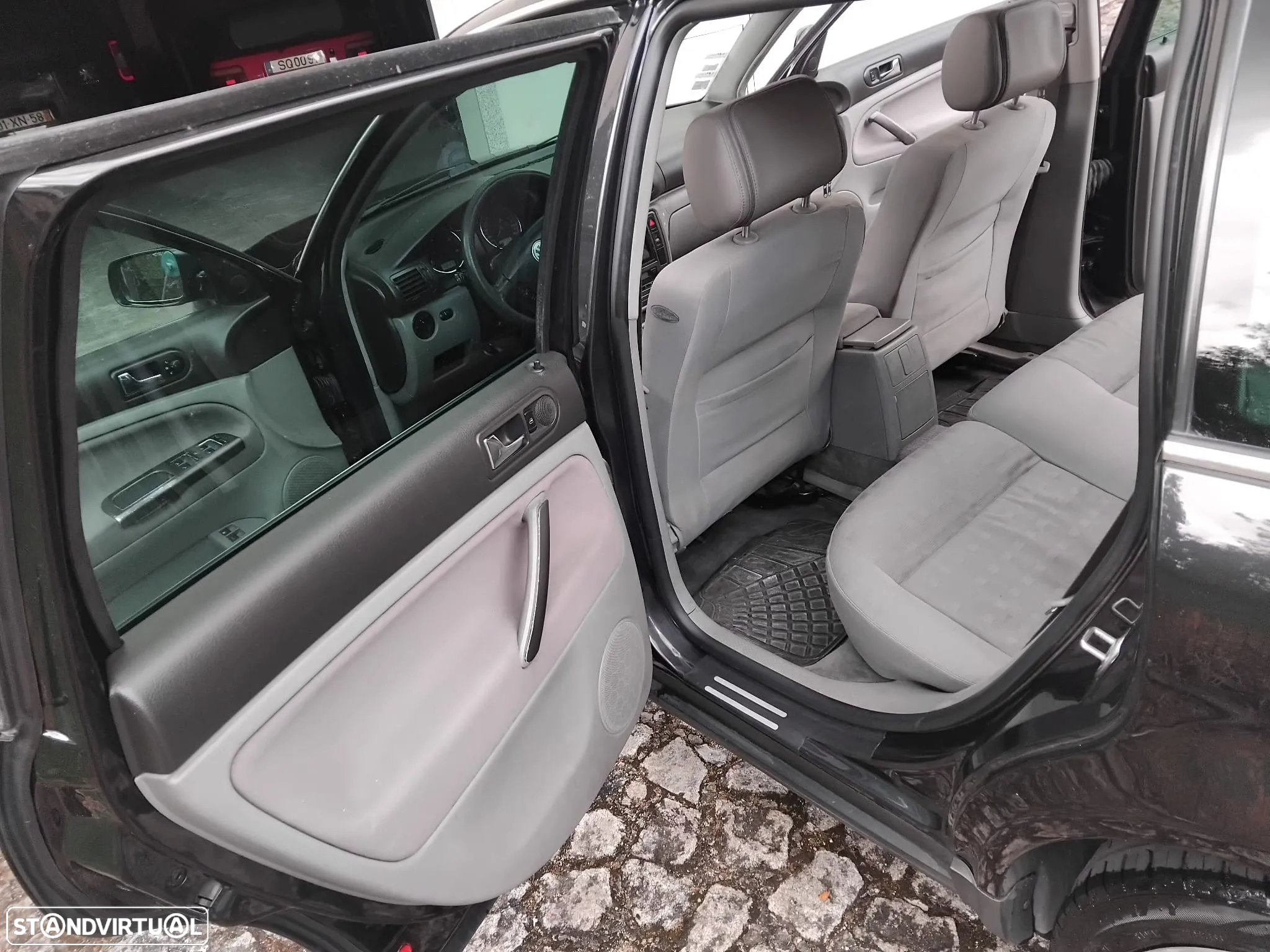 VW Passat Variant 1.9 TDi Highline - 12