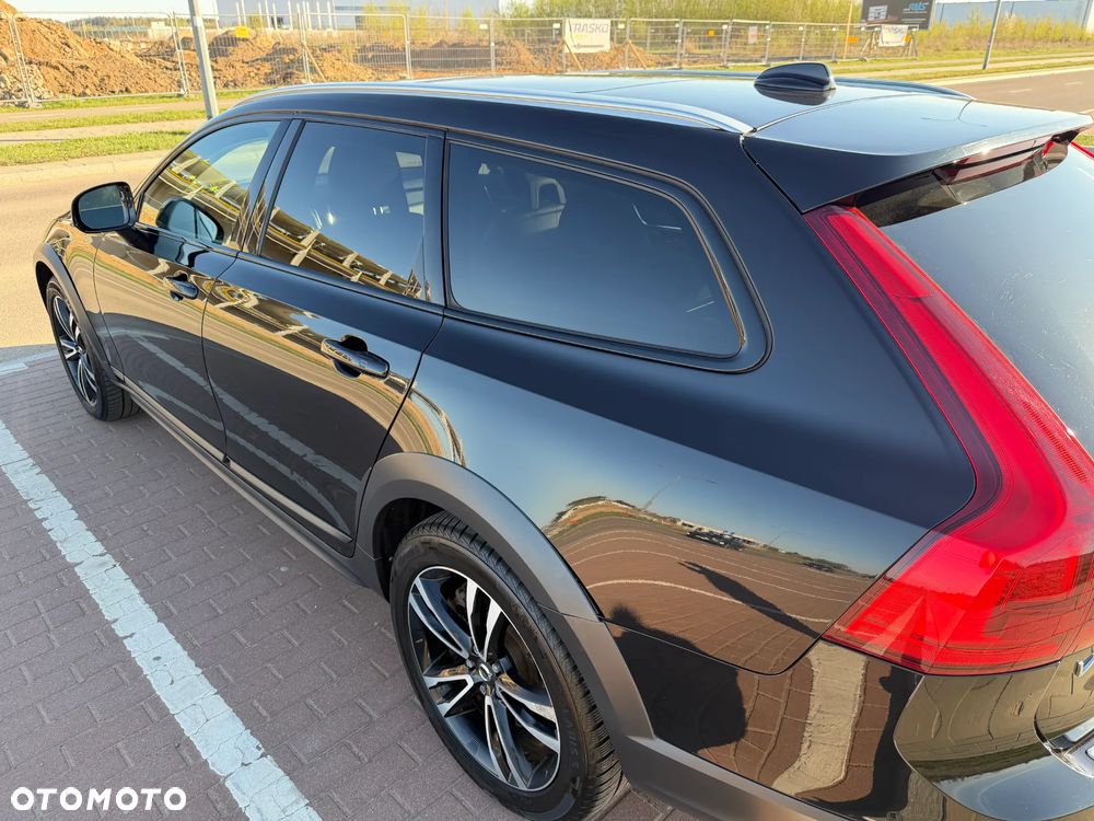 Volvo V90 Cross Country - 29