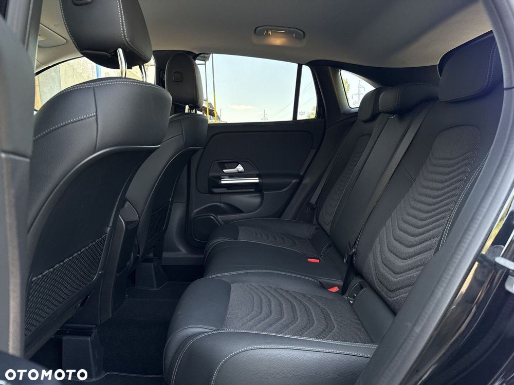 Mercedes-Benz GLA - 18