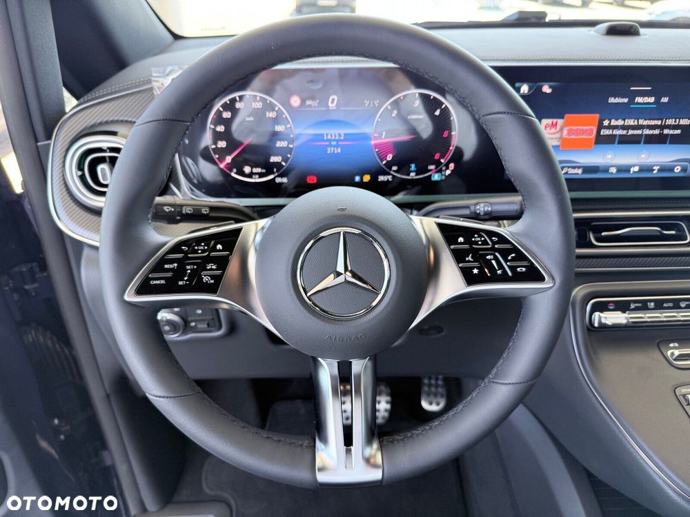 Mercedes-Benz Klasa V - 16