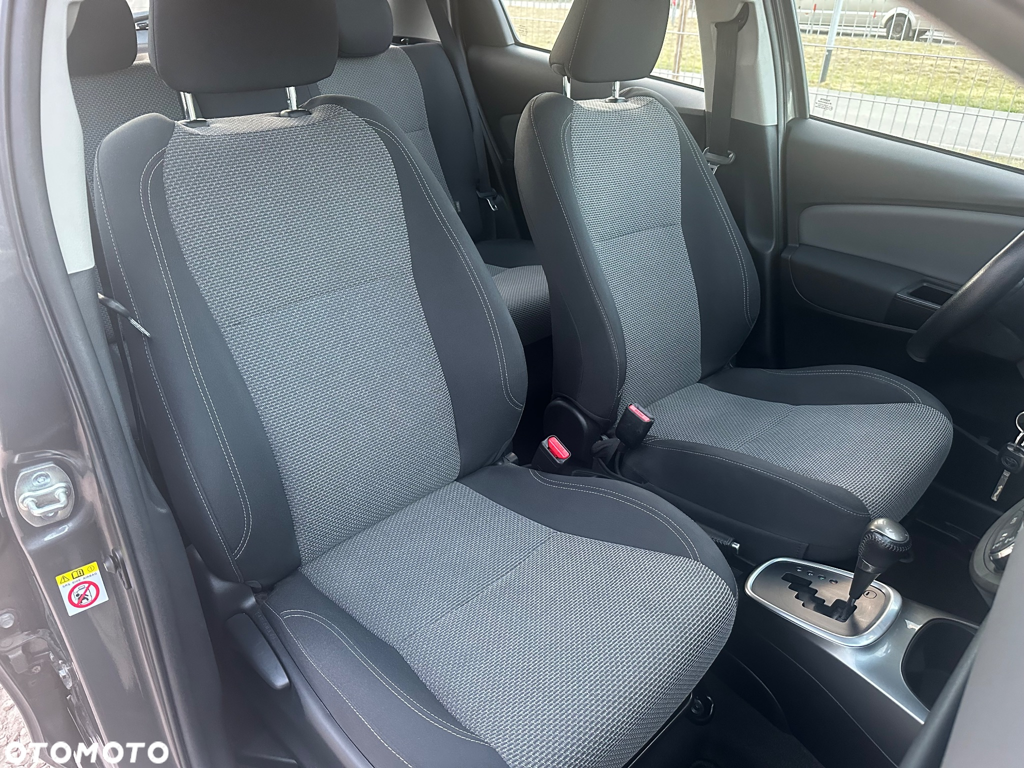 Toyota Yaris Hybrid 1.5 VVT-i - 22