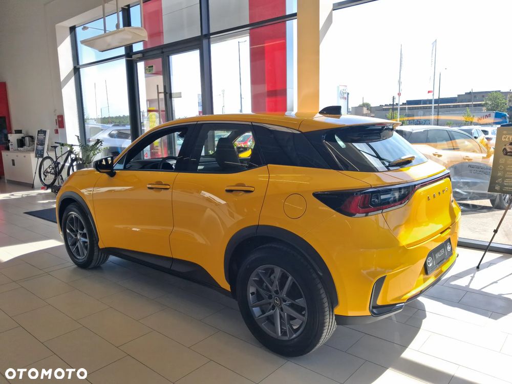 Lexus LBX - 4