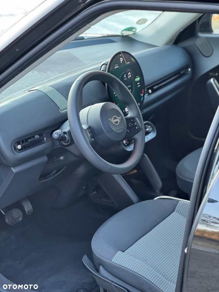 MINI Aceman E Essential Trim - 17