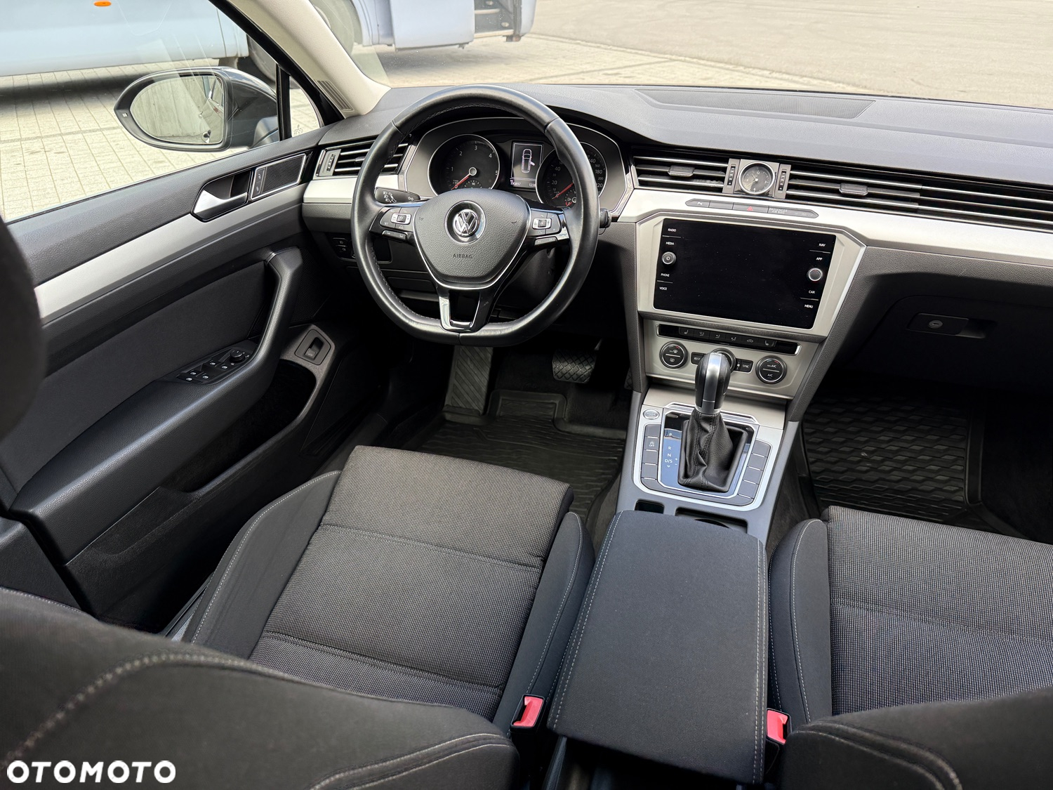 Volkswagen Passat Variant 2.0 TDI SCR DSG Comfortline - 16