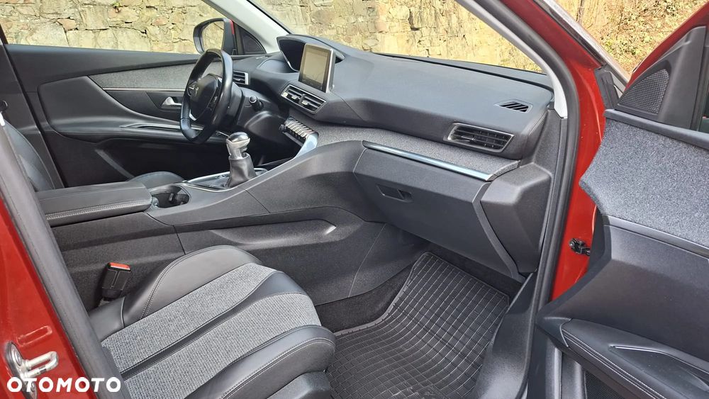 Peugeot 3008 PureTech 130 Stop & Start GPF Allure - 11