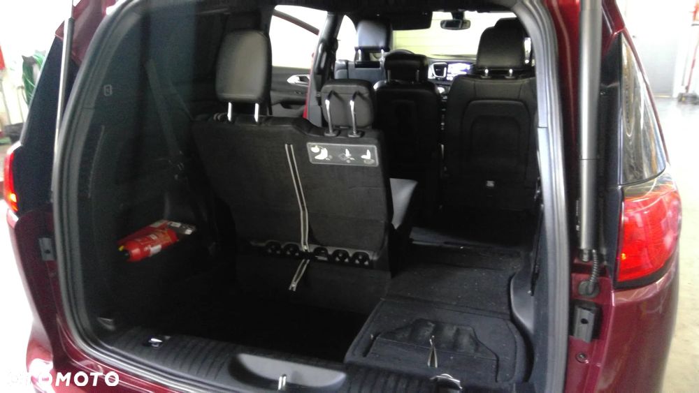 Chrysler Pacifica - 14