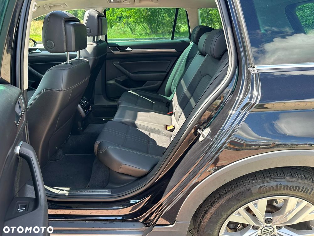Volkswagen Passat Alltrack 2.0 TDI SCR DSG 4Motion - 18