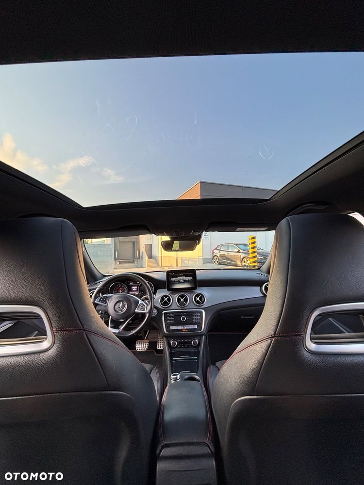 Mercedes-Benz CLA 220 4-Matic AMG Line - 22