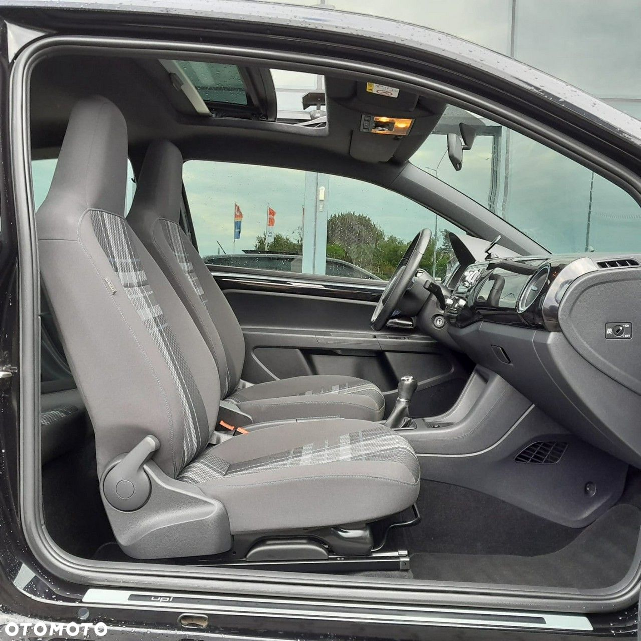 Volkswagen up! 1.0 high EU6 - 15